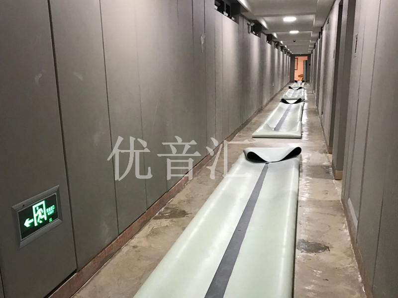 地胶.jpg